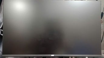 Bác nào quan tâm inbox em, máy mới dùng hơn tháng, cần tiền nên pass