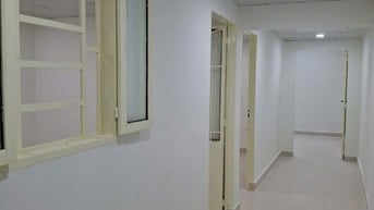 Nhà đẹp ở ngay, sát trường tiểu học Phước Bình- xe hơi đỗ cửa. kd được