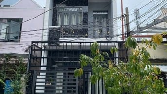 Cần bán gấp nhà Lý Nam Đế Phường 7 Quận 11 . 