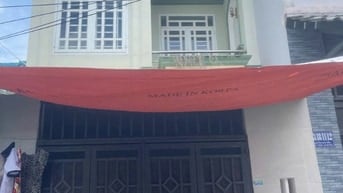 cần bán nhà giao ngay,hà vô ở ngay. khu dân cư đông đúc.Gần trường hoc