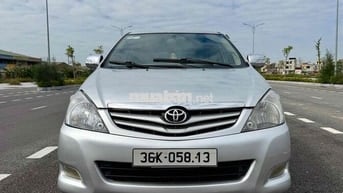 Toyota Innova 2009 G - 220000 km