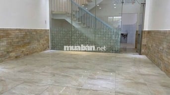 Chỉ 8.5 tỷ Đường Nguyễn Văn Cừ, Quận 1, 5x13m, 2 tầng, CN: 62m2