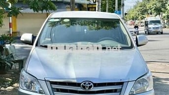 Toyota Innova 2015 E - 121000 km