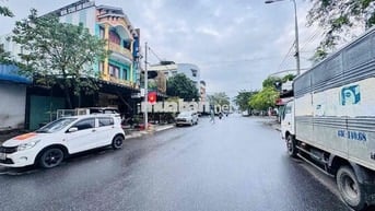 nhà 3 tầng đường 10m5 lề 4m vị trí kinh doanh đỉnh