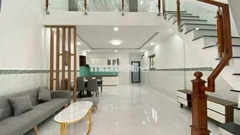 BÁN NHÀ MỚI ĐẸP Ở NGAY, KẾ BÊN GA METRO CNC, LINH TRUNG. GIÁ 5,29 TỶ