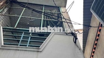 Nhà nở hậu L, 60m², 1 trệt 2 lầu 6PN, gần vòng xoay Lê Đại Hành, giá 5