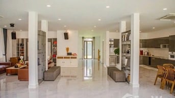 BÁN BIỆT THỰ HIỆN ĐẠI MẶT SÔNG – THẢO ĐIỀN, NGUYỄN VĂN HƯỞNG. (749 m)