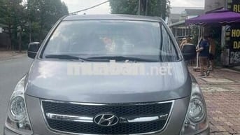 Xe nhà ít chạy nên bán lại - Hyundai Starex 2010