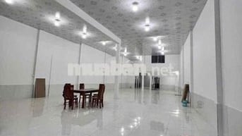 Nhà mặt tiền trệt lửng 10*30 Mới keng tiện kinh doanh