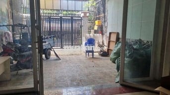 3 năm 200 tr mặt tiền chợ 180m2