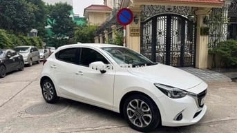 mazda 2 hatbank dáng thể thao xe nguyên bản