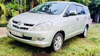 Toyota Innova 2006 G - 250 km