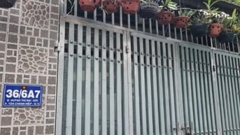 CẦN BÁN NHÀ ĐƯỜNG HUỲNH THỊ HAI, GẦN UBND P.TCH, SHR, HXH