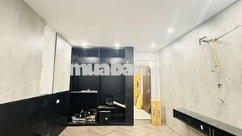 5 tầng thang máy,lô góc,KD, đường 2 oto tránh, phố Giải Phóng cực hiếm