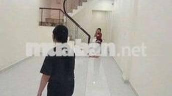 Nhà gần nhà thờ Tân Định. Dt 4x20m 1 lầu. Giá chỉ 22