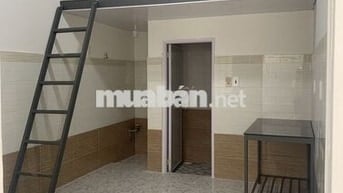 Phòng nhà mặt tiền sáng thoáng mát không chung chủ dư sức đậu ô tô