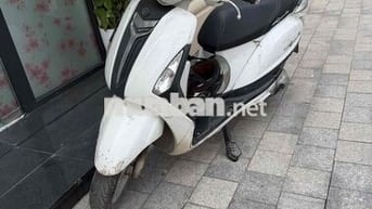 Grande trắng 2015 (k zin tặng xe) 1 chủ từ đầu