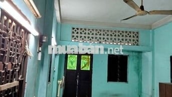 Phòng lâu 1 ,30m2 ,có sân trước 12 m2 toilet riêng , Phòng lầu 2 14m2