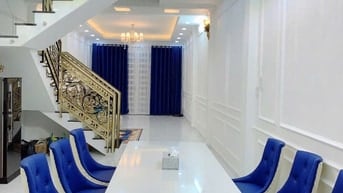 Nhà MT Nguyễn Lộ Trạch 4x22m nhà đẹp gần Chợ, Nhà thờ + khu dân trí 