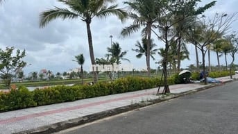 Hiếm -Cặp đất sạch đối diện công viên b2-132 Đầm Sen chỉ 55 triệu/m2