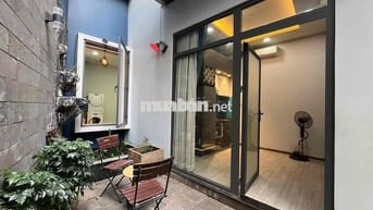 CHO THUÊ CĂN HỘ Q1- (CHỢ BẾN THÀNH)- 1PN+ SÂN VƯỜN - GIẶT SẤY RIÊNG