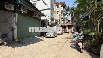 Một căn nhà hiếm đúng nghĩa – đường trước nhà 10m – kinh doanh