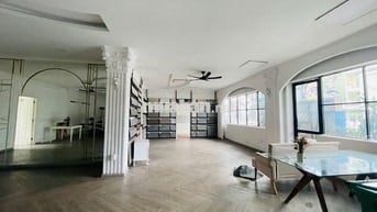 🏡 Biệt Thự Sân Vườn Cực Đẹp Bến Thành – 350m²  NGUYỄN TRÃI QUẬN 1