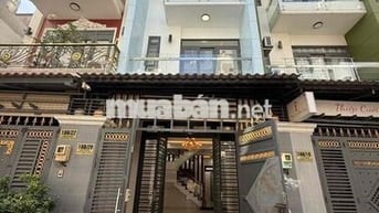 nhà 4x15m 4 tầng, hẻm xe hơi gần chợ Bến Thành , gần trường Kim Đồng