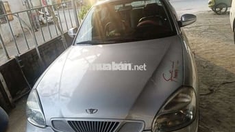 Daewoo Nubira II Bạc 5 chỗ