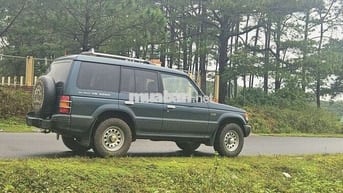 xe 2 cầu, 6 máy. Mitshubisi Pajero