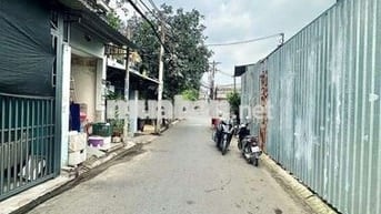 BÁN NHÀ GIÁP BÌNH TÂN GIÁP TÂN PHÚ , HẺM 6M , 2 TẦNG