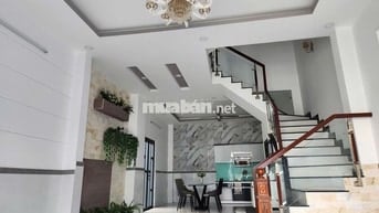 BÁN NHÀ 4 TẦNG GÓC 2 MẶT TIỀN, VỊ TRÍ GẦN CHỢ THỦ ĐỨC, 90M2 GIÁ 13.5TỶ