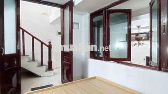 Cho thuê phòng Số 8 ngách 3 thái hà Cạnh Bể Bơi Thái Hà