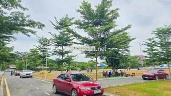 Bán đất đối diện cổng ĐH Quốc Gia, trục chính, full thổ cư, 100m2