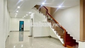 Tầng trệt 5x23m Vạn Phúc có máy lạnh hầm xe, lối đi riêng. Chỉ 10,5tr