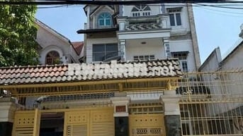 BIỆT THỰ 10X24M 1 TRỆT 2 LẦU RỘNG RÃI THÔNG THOÁNG