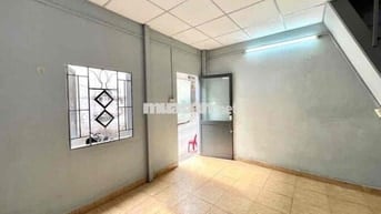 nhà trệt 1 trệt 1 lầu ngay gần siêu thị satra phạm hùng Q8