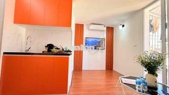 Bán gấp TT Lê Gia Đỉnh 2 thoáng ô tô đỗ, ban công rộng, 2 ngủ, tặng NT