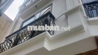 Cho thuê nhà nguyên căn 4 tầng 1 tum 40 m2,tại đường Lai Xá, Kim Chung