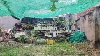 Bán đất tặng nhà cấp 4 200m2 nở hậu hẻm xe hơi trung tâm dĩ an