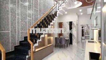 Nhà 2 Tầng 2 mê đúc Kiệt ô tô Lạc Long Quân