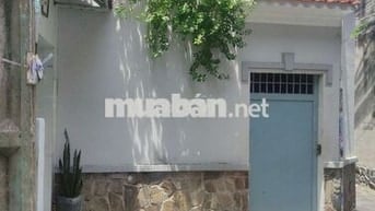 NHÀ NHỎ MẶT HẺM RIÊNG BIỆT 1 SẸT DỂ TÌM PH 1 NGƯỜI. CÓ ĐH ĐIỆN NƯỚC WC