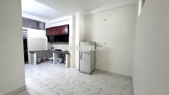 cần cho thuê căn tập thể tầng 4 , 4Pn, 2vs, đồ cơ bản, 15tr/ tháng