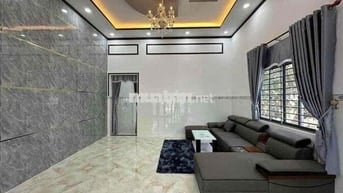 nhà cấp 4 gần chợ Hưng Long 105m2