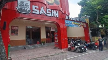 CẦN GẤP 1 NAM GIỮ XE QUÁN MÌ CAY TỪ 16H-23H Ở LÊ VĂN VIỆT - QUẬN 9