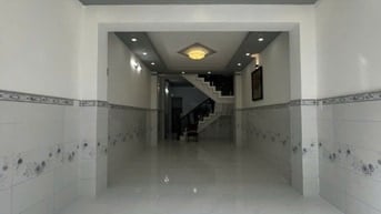 Cho thuê nhà mặt tiền kinh doanh Lạc Long Quân, Q11. Mới đẹp.