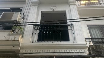 Cho thuê căn hộ khép kín trong tầng 2, 3 tại Hồng Hà, Hoàn Kiếm