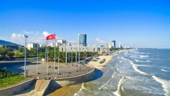 Cho thuê nhà nguyên căn 1 trệt, 2 lầu, hẻm ô tô, đường Phạm Hồng Thái