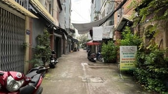 Nhà hẻm 8m – Lạc Long Quân – ngay chợ Tân Bình. 60m vuông. Nhỉnh 100tr