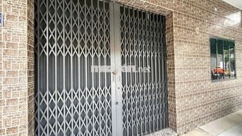 Cho thuê nhà nguyên căn hẻm xe hơi 300 Nguyễn Văn Linh